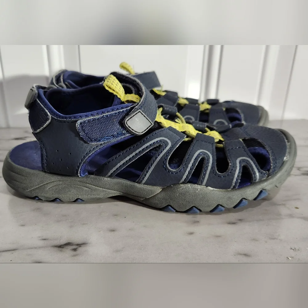 Cat & Jack blue yellow Afton hiking sandals boy's size 2